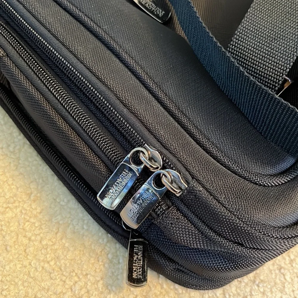 KENNETH COLE REACTION BLACK computer bag CASE MINT CONDITION